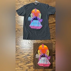 Men’s Short Sleeve T-shirt Size Large Used $8